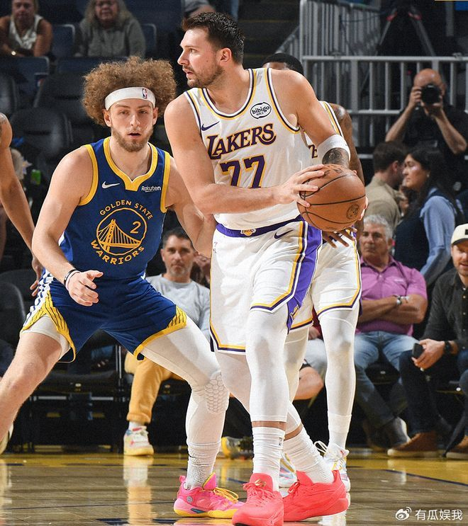 开云体育在线登录在线登录-东契奇生日夜26+6+8，詹皇准三双造2大纪录，湖人大胜勇士止3连败|勒布朗·詹姆斯|波士顿凯尔特人队|nba全明星赛|菲尼克斯太阳队|卢卡-东契奇_新浪体育_新浪新闻