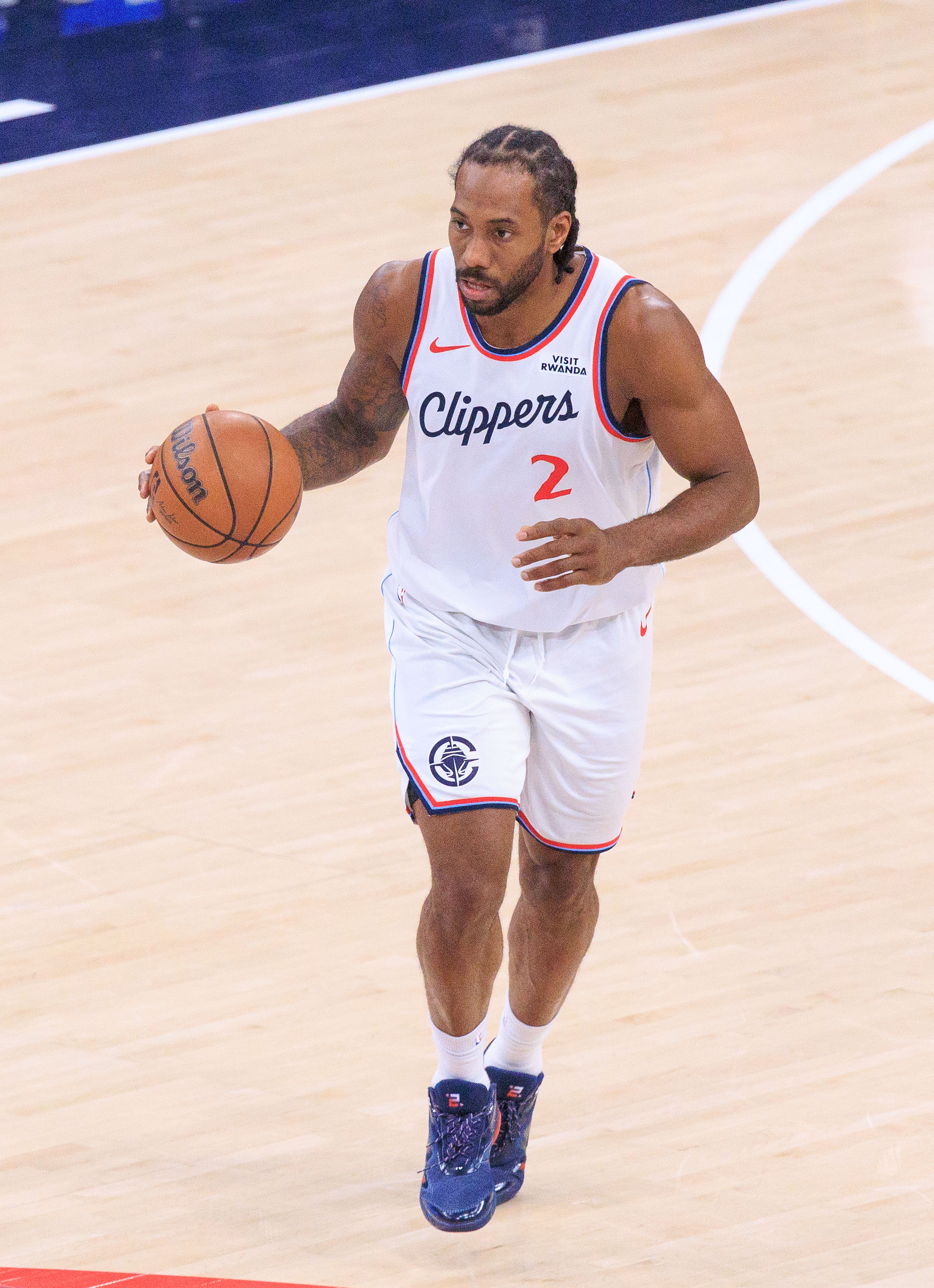 开云体育在线登录在线登录-还未发力！伦纳德上半场6投3中&amp;三分4中2 拿到8分5板2助&amp;零罚球